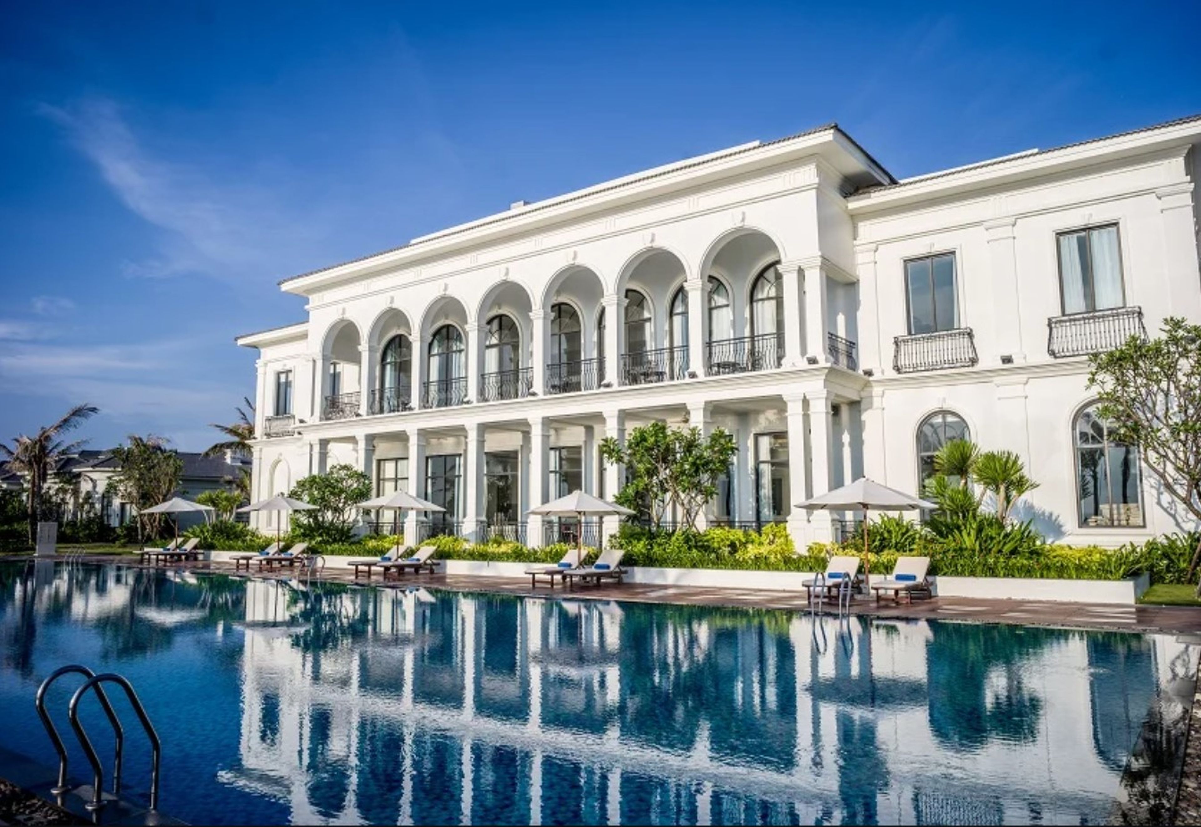 Khách sạn Melia Vinpearl Cam Ranh Beach Resort - Hình 1
